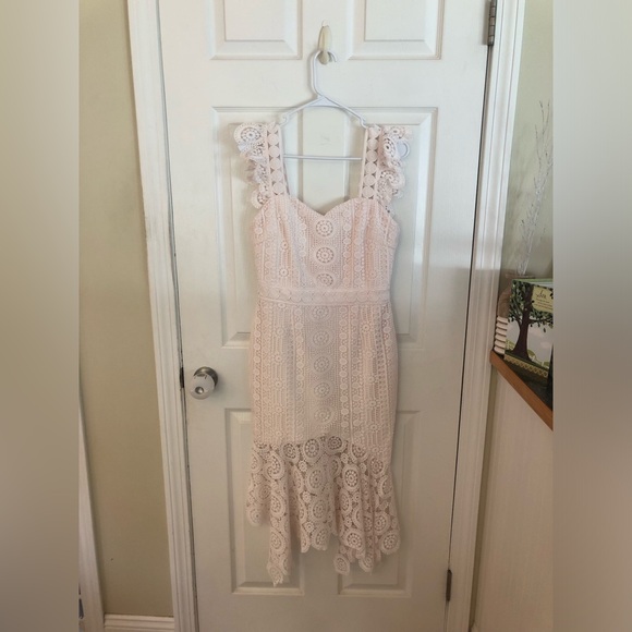 TWO SISTERS THE LABEL BLUSH WHITE LACE MIDI DRESS WITH SWEETHEART NECKLINE - Picture 5 of 7